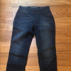 Lucy Pull On Crop Jeans, size S.